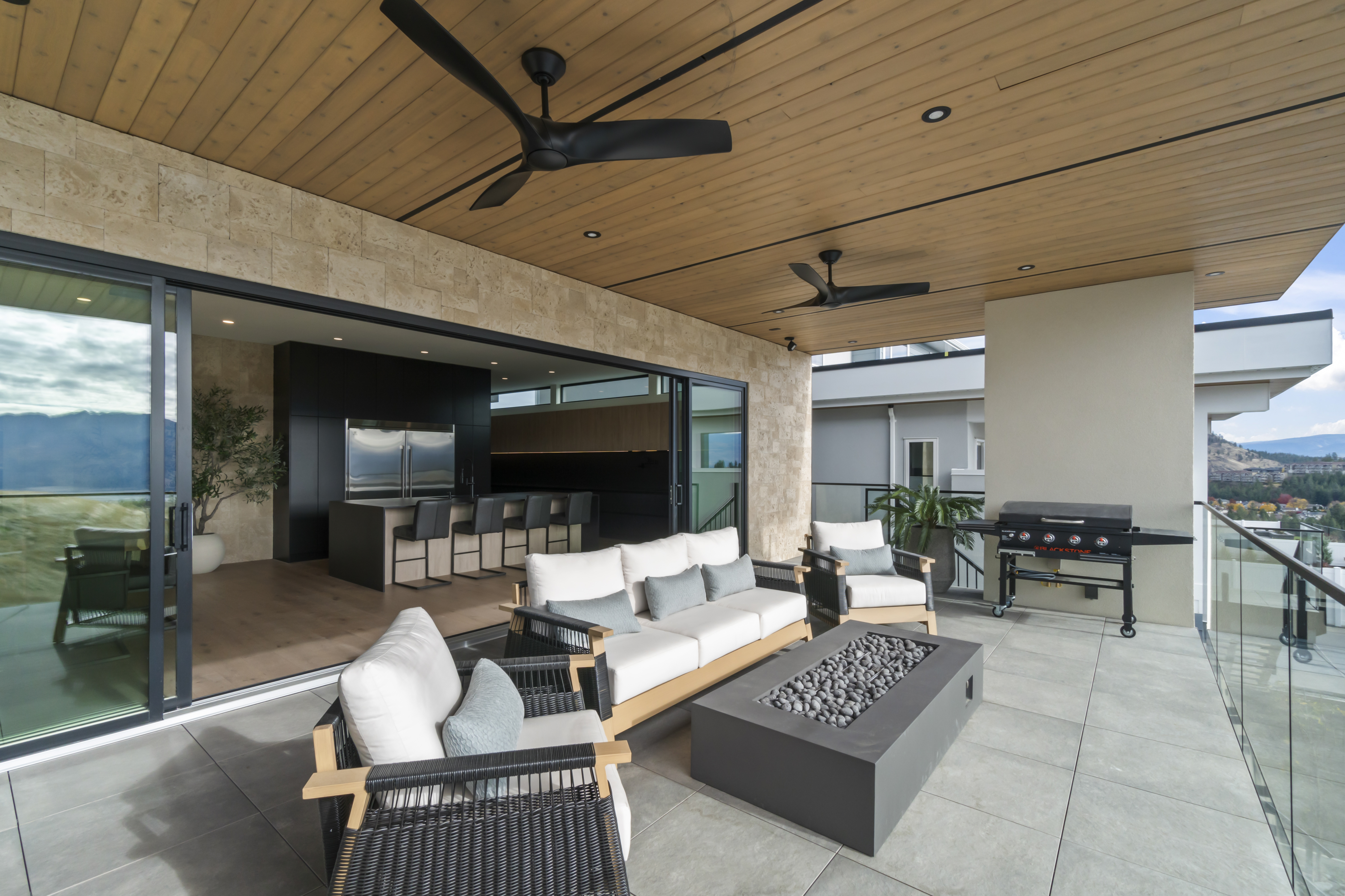 Covered deck at Pinnacle Ridge Residence